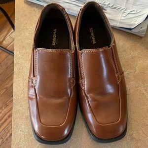 Like new boys brown dress shoes size 3